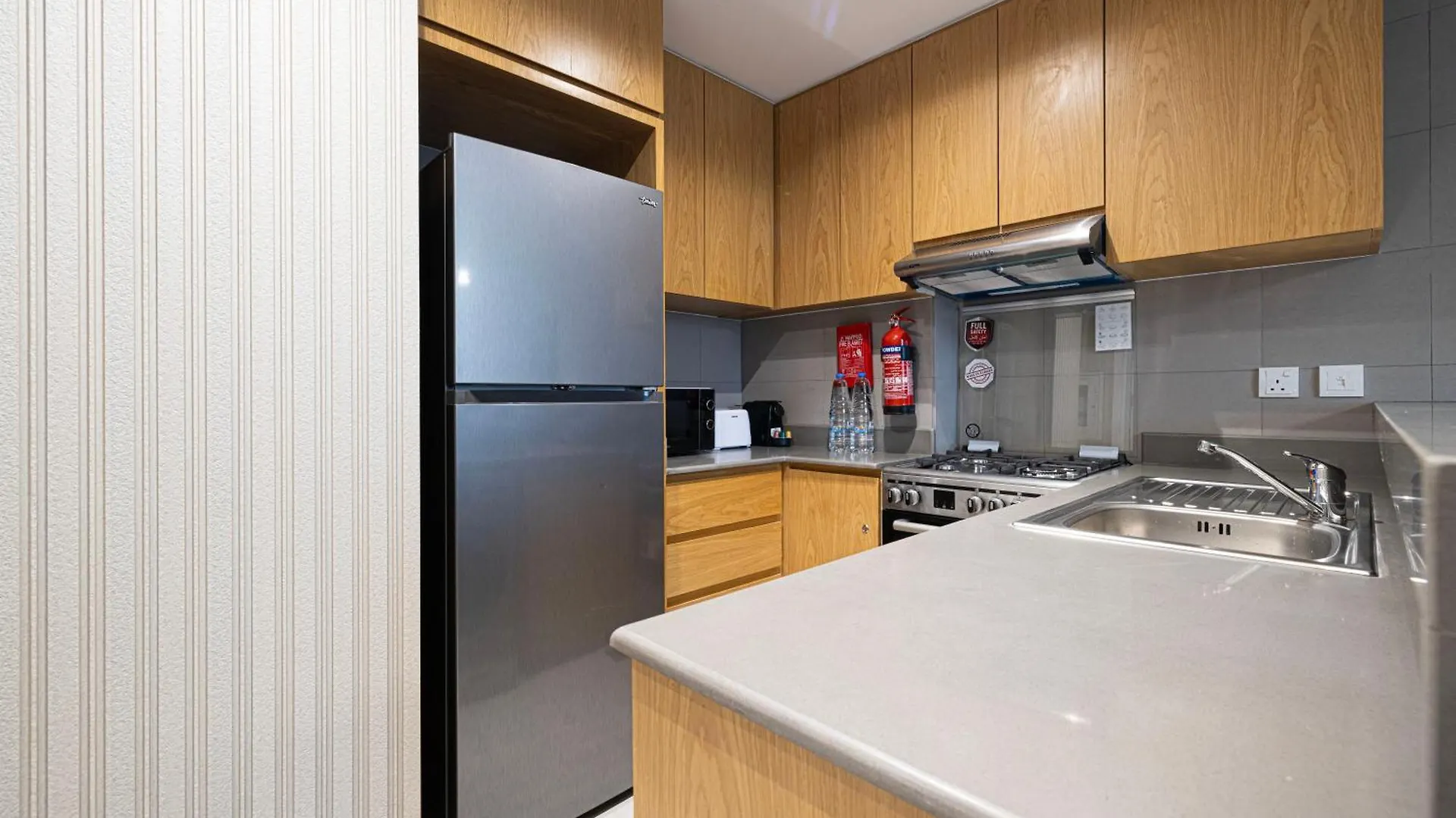 1Br Apartment With Balcony - 9 Mins To Sharjah Airport - Balcony Breeze Emirados Árabes Unidos
