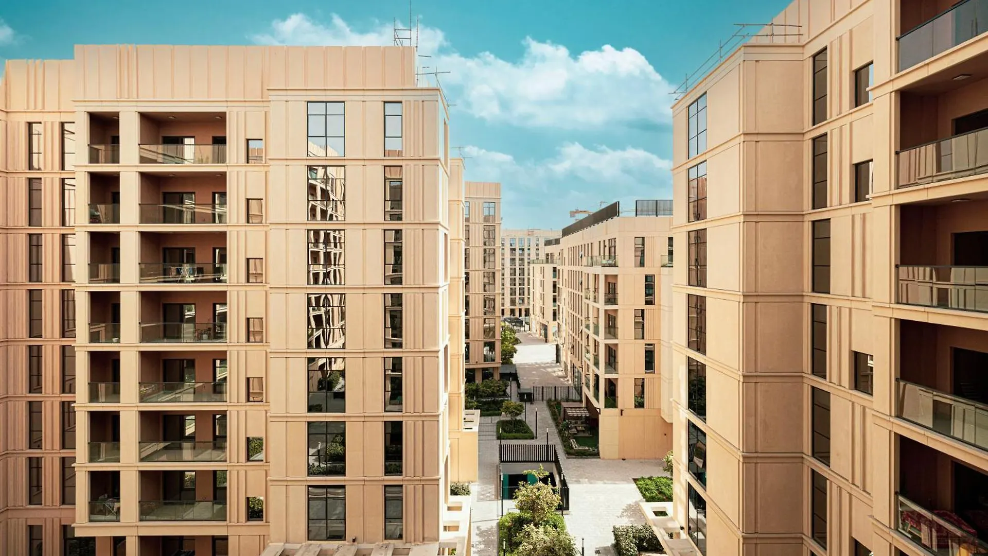 1Br Apartment With Balcony - 9 Mins To Sharjah Airport - Balcony Breeze