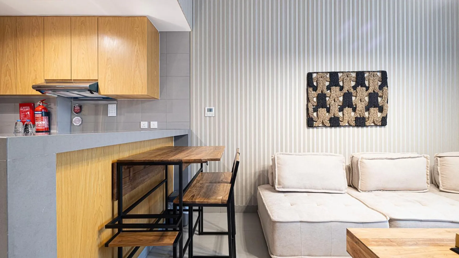 1Br Apartment With Balcony - 9 Mins To Sharjah Airport - Balcony Breeze Emirados Árabes Unidos