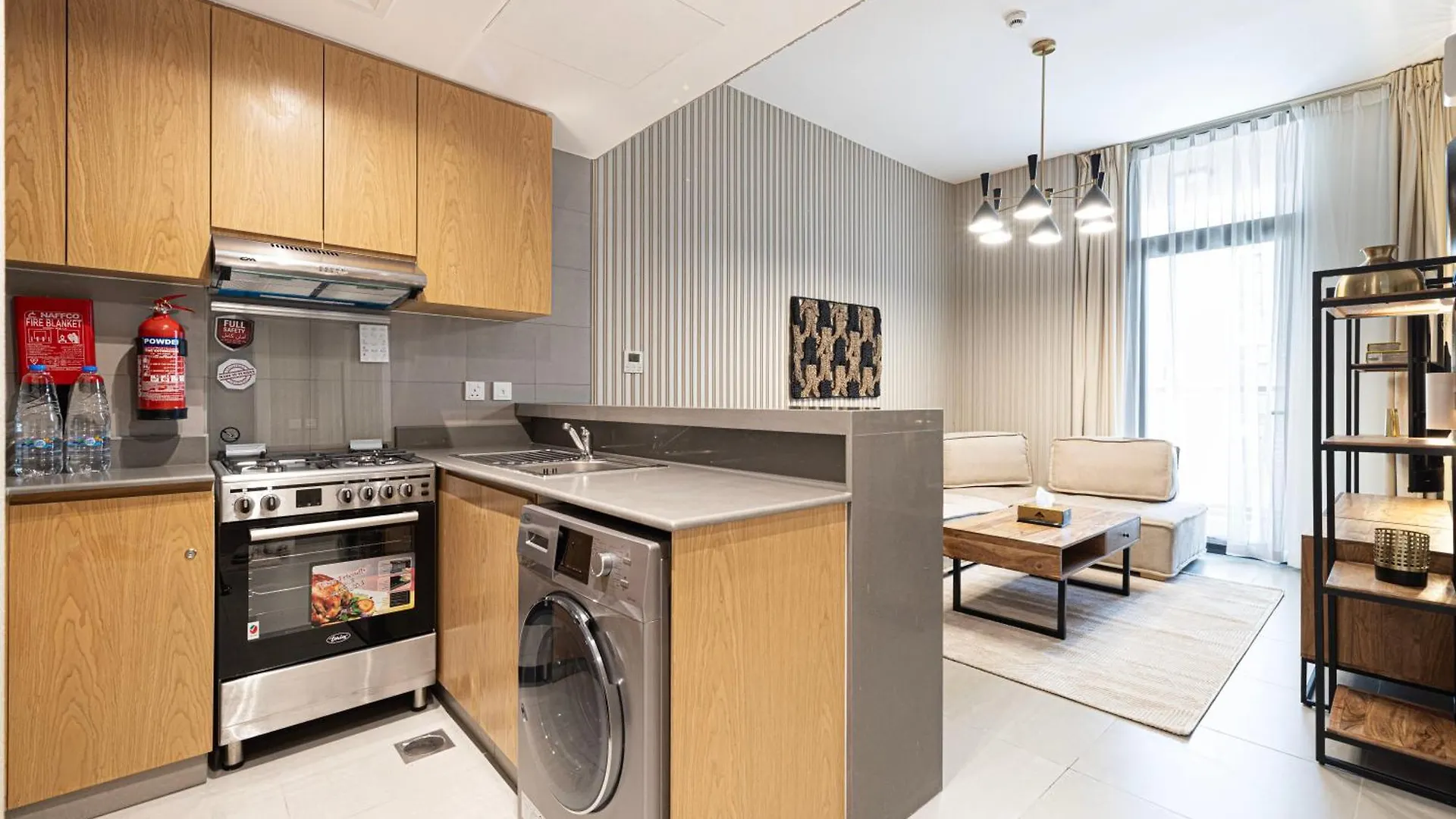 1Br Apartment With Balcony - 9 Mins To Sharjah Airport - Balcony Breeze 0*,  Emirados Árabes Unidos